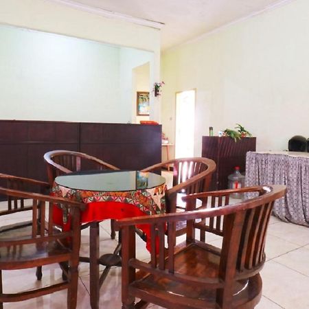 Hotel Camelia Malang Exterior photo