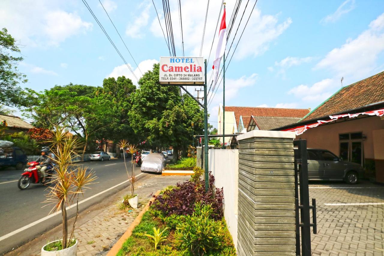 Hotel Camelia Malang Exterior photo